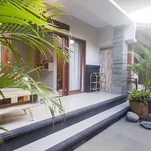 2* Pensión Nang Ade House